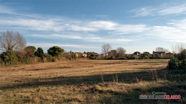 terreno edificabile in vendita a Colle di Val d'Elsa in zona Le grazie