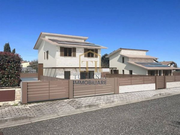 casa indipendente in vendita a Colle di Val d'Elsa