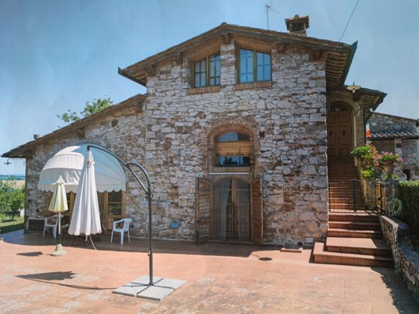 casa indipendente in vendita a Colle di Val d'Elsa
