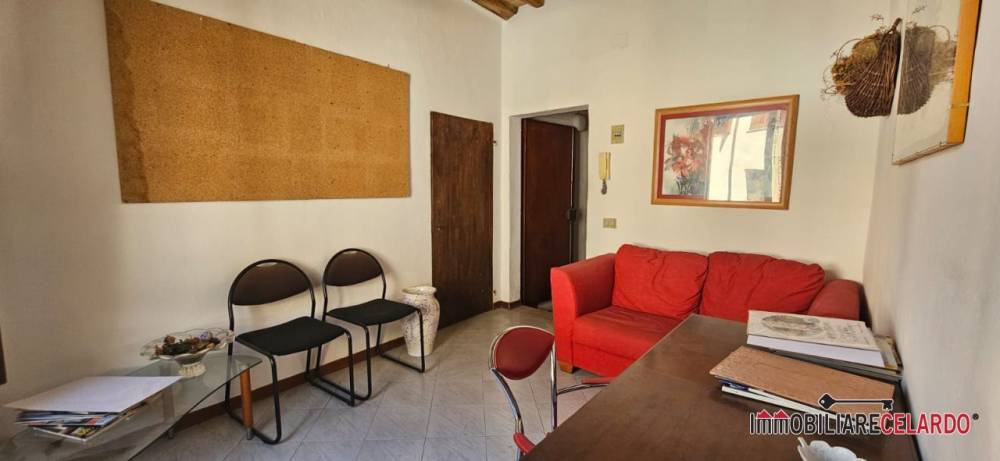 negozio in vendita a Colle di Val d'Elsa