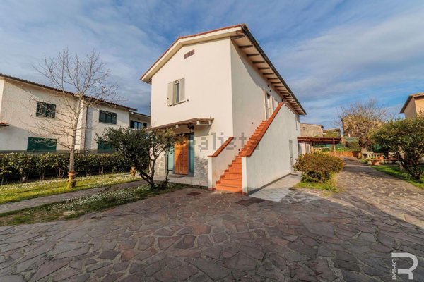 casa indipendente in vendita a Colle di Val d'Elsa