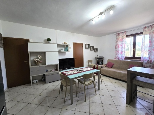 casa indipendente a Colle di Val d'Elsa in zona Montecchio / Borgatello