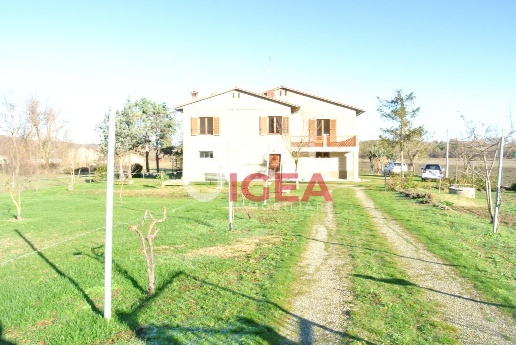 casa indipendente in vendita a Colle di Val d'Elsa