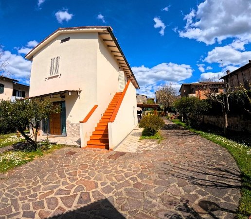 casa indipendente in vendita a Colle di Val d'Elsa