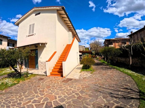 casa indipendente in vendita a Colle di Val d'Elsa
