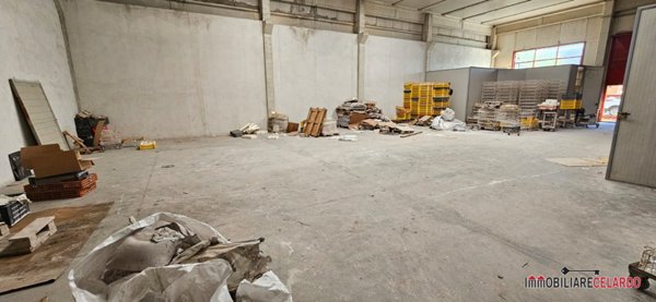 capannone in vendita a Colle di Val d'Elsa