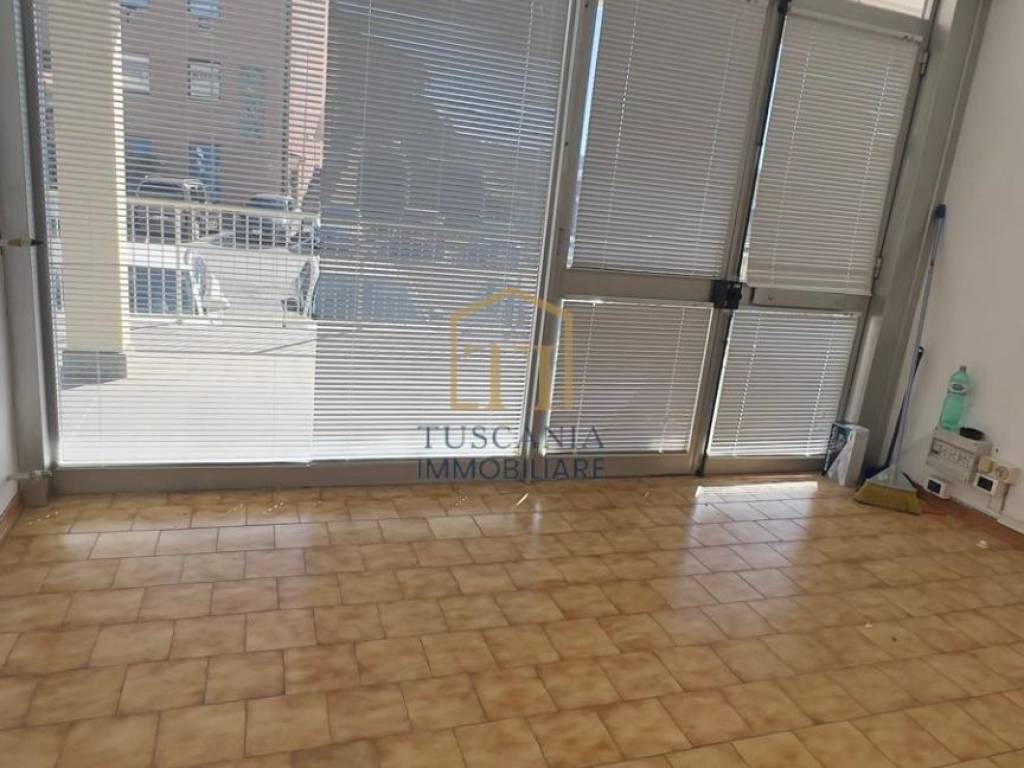 negozio in vendita a Colle di Val d'Elsa