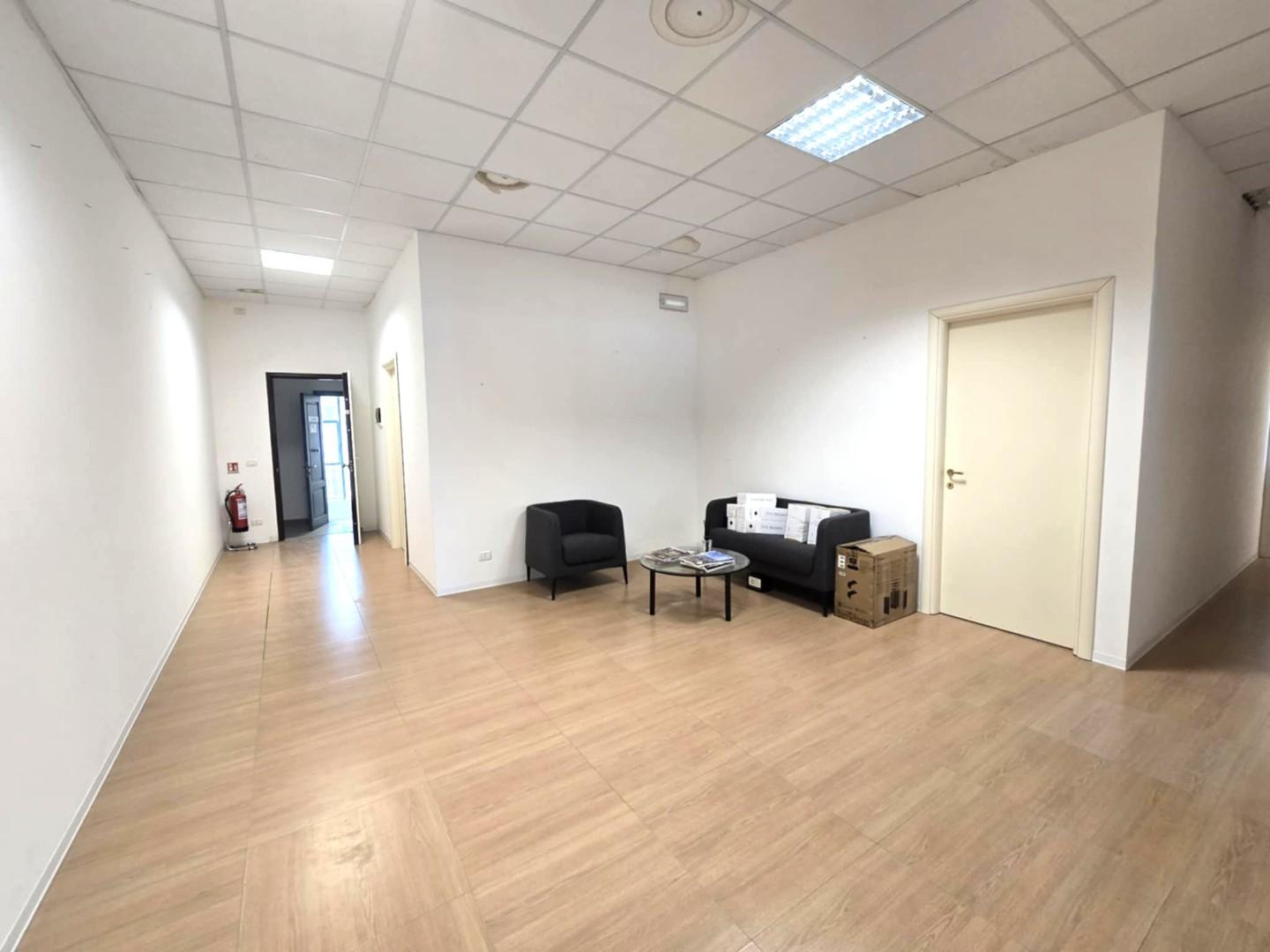 ufficio in vendita a Colle di Val d'Elsa