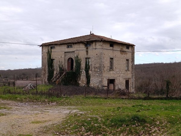 casa indipendente in vendita a Colle di Val d'Elsa