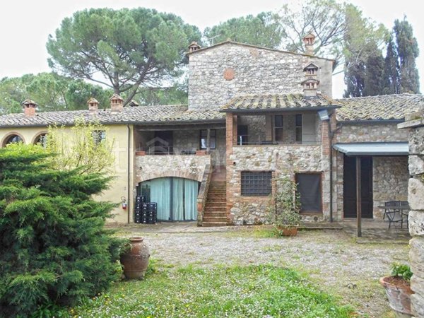 negozio in vendita a Colle di Val d'Elsa