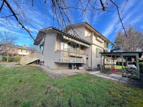 casa indipendente in vendita a Colle di Val d'Elsa