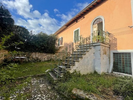 appartamento in vendita a Colle di Val d'Elsa