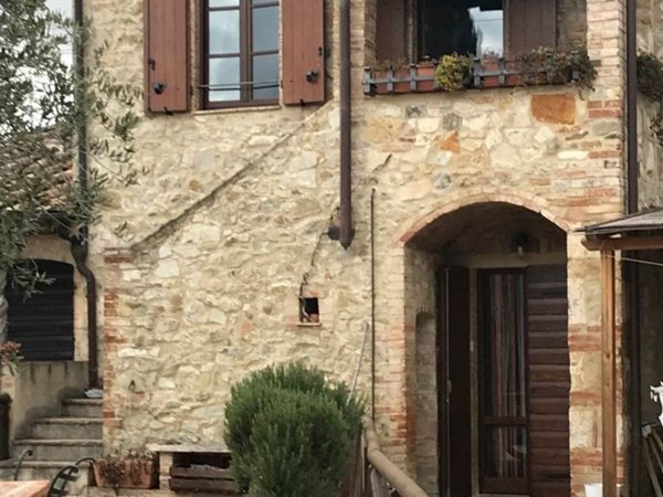casa indipendente in vendita a Colle di Val d'Elsa