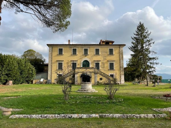 villa in vendita a Colle di Val d'Elsa