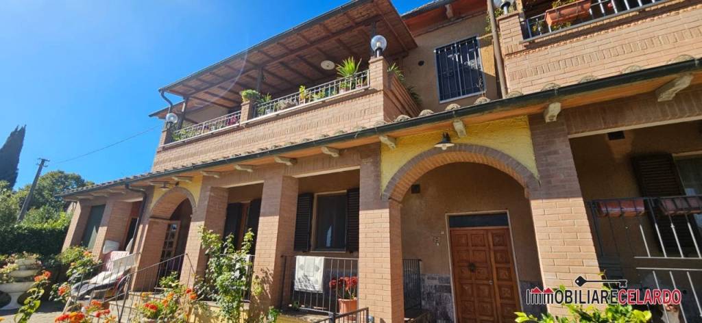 appartamento in vendita a Colle di Val d'Elsa in zona Le grazie