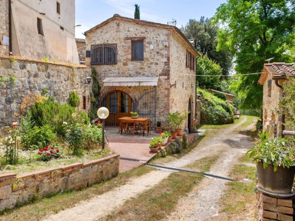 casa indipendente in vendita a Colle di Val d'Elsa