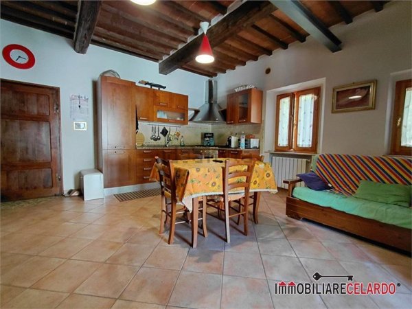 appartamento a Colle di Val d'Elsa in zona Cappuccini / Pian Del Casone