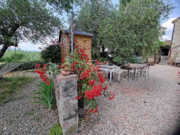 casa indipendente in vendita a Colle di Val d'Elsa