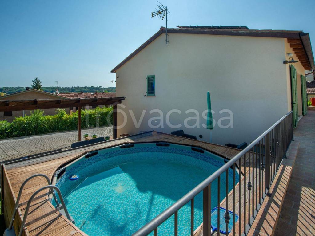 casa indipendente in vendita a Colle di Val d'Elsa