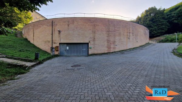 box auto in vendita a Colle di Val d'Elsa