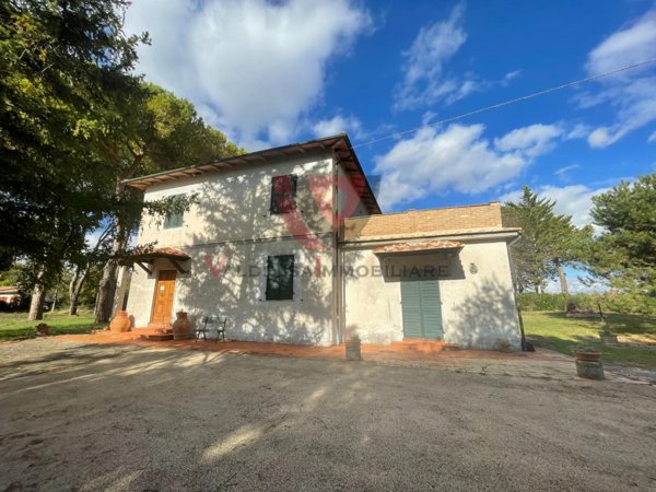 casa indipendente in vendita a Colle di Val d'Elsa
