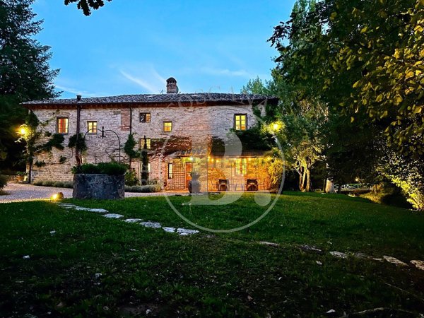 casa indipendente in vendita a Gaiole in Chianti in zona Vertine