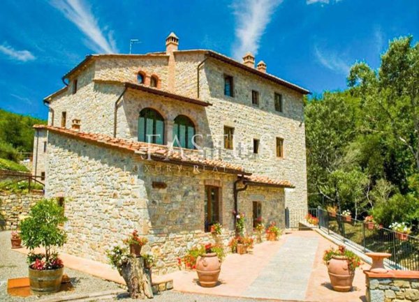 casale in vendita a Gaiole in Chianti in zona Lecchi