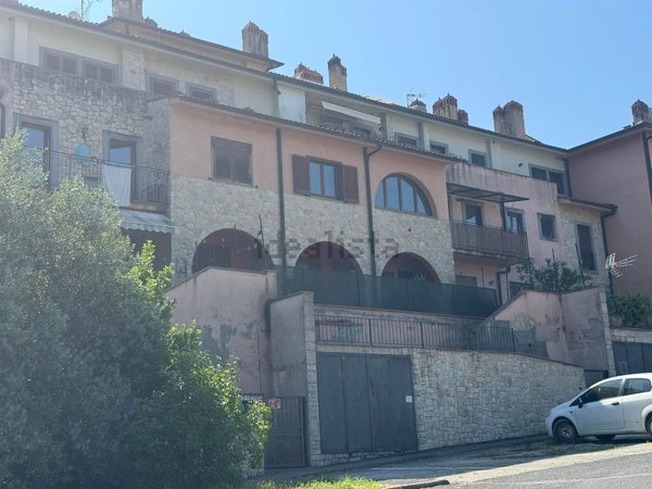 appartamento in vendita a Gaiole in Chianti in zona Badia a Coltibuono