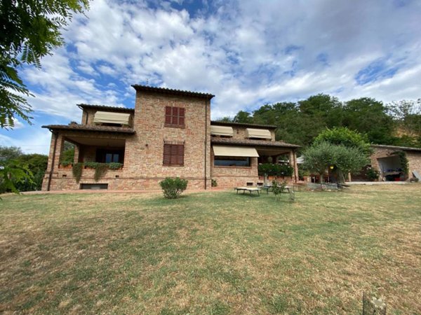 casa indipendente in vendita a Montepulciano in zona Valiano