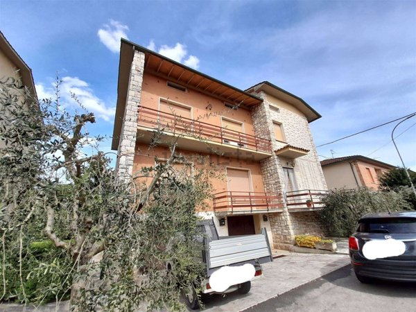 casa indipendente in vendita a Montepulciano in zona Montepulciano Stazione