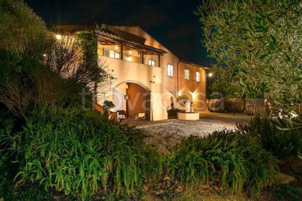 negozio in vendita a Montepulciano