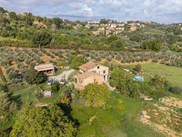 casa indipendente in vendita a Montepulciano