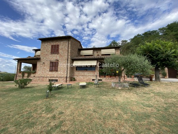 casa indipendente in vendita a Montepulciano in zona Valiano