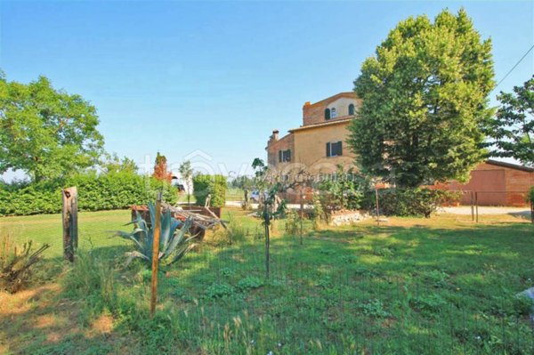 casale in vendita a Montepulciano in zona Abbadia