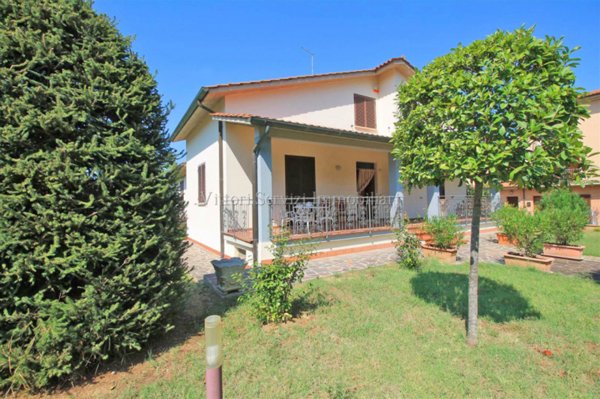 casa indipendente in vendita a Montepulciano in zona Gracciano