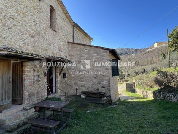 casa indipendente in vendita a Montepulciano
