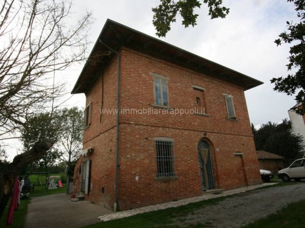 casa indipendente in vendita a Montepulciano in zona Abbadia