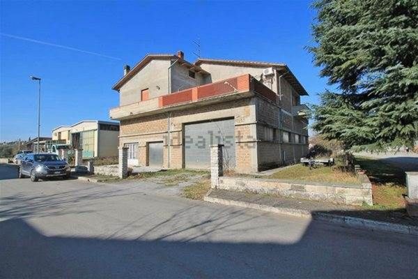 casa indipendente in vendita a Montepulciano in zona Montepulciano Stazione