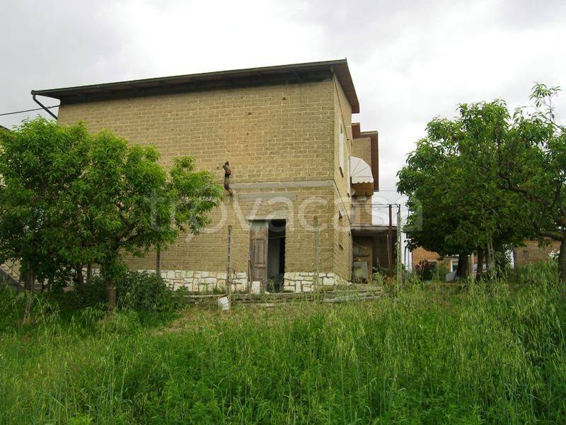 casa indipendente in vendita a Montepulciano in zona Gracciano