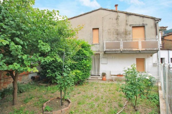 casa indipendente in vendita a Montepulciano in zona Abbadia