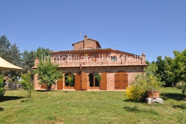 casa indipendente in vendita a Montepulciano in zona Acquaviva