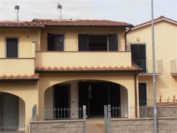 casa indipendente in vendita a Montepulciano in zona Abbadia