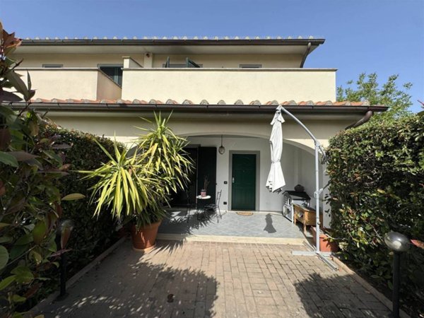 casa indipendente in vendita a Montepulciano in zona Abbadia