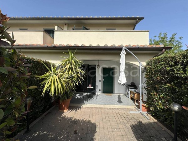 casa indipendente in vendita a Montepulciano in zona Abbadia