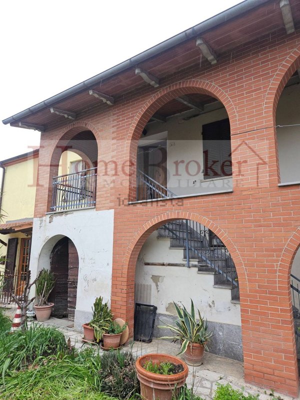 casa indipendente in vendita a Montepulciano in zona Montepulciano Stazione
