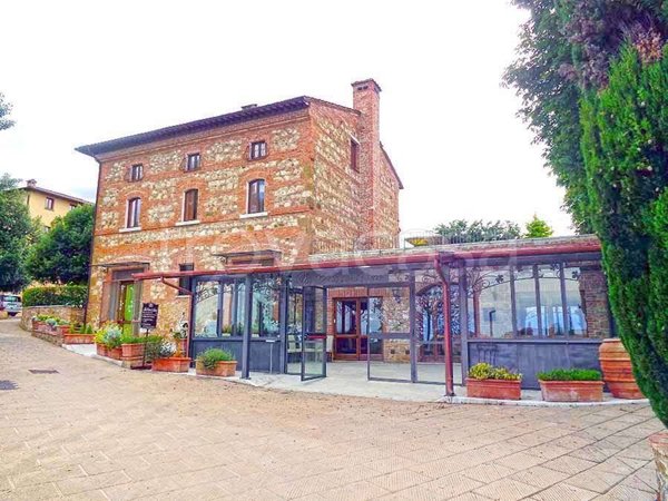 negozio in vendita a Montepulciano in zona Montepulciano Stazione