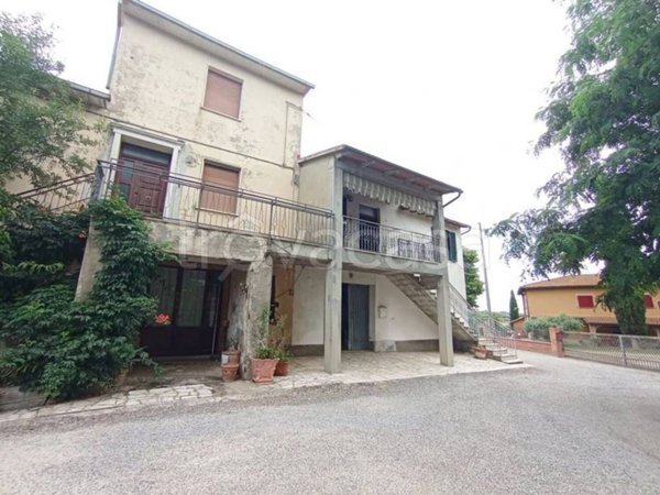 casa indipendente in vendita a Montepulciano in zona Acquaviva