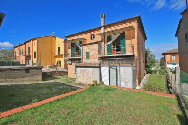casa indipendente in vendita a Montepulciano in zona Abbadia