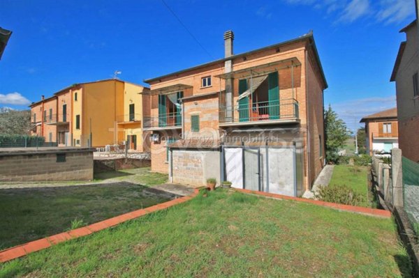 casa indipendente in vendita a Montepulciano in zona Abbadia