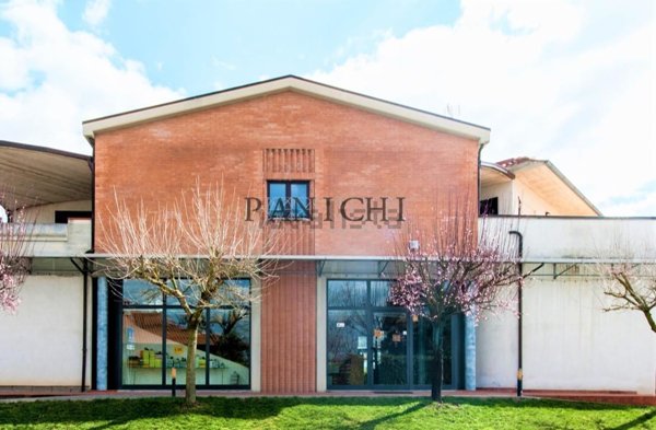 locale commerciale in vendita a Montepulciano